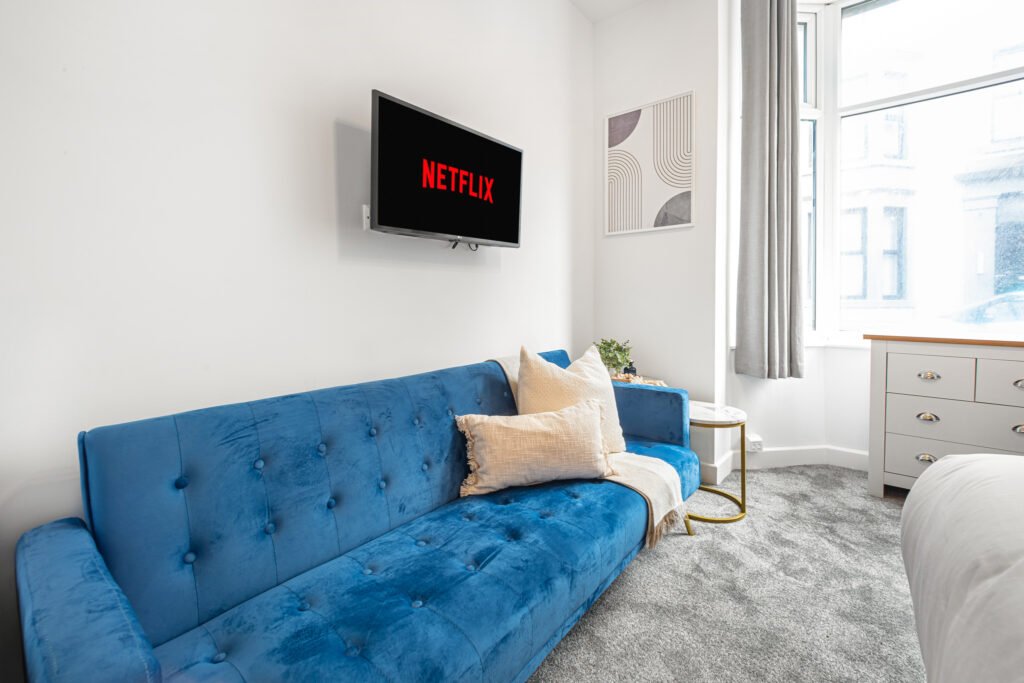 hot_property_network_sofa_tv